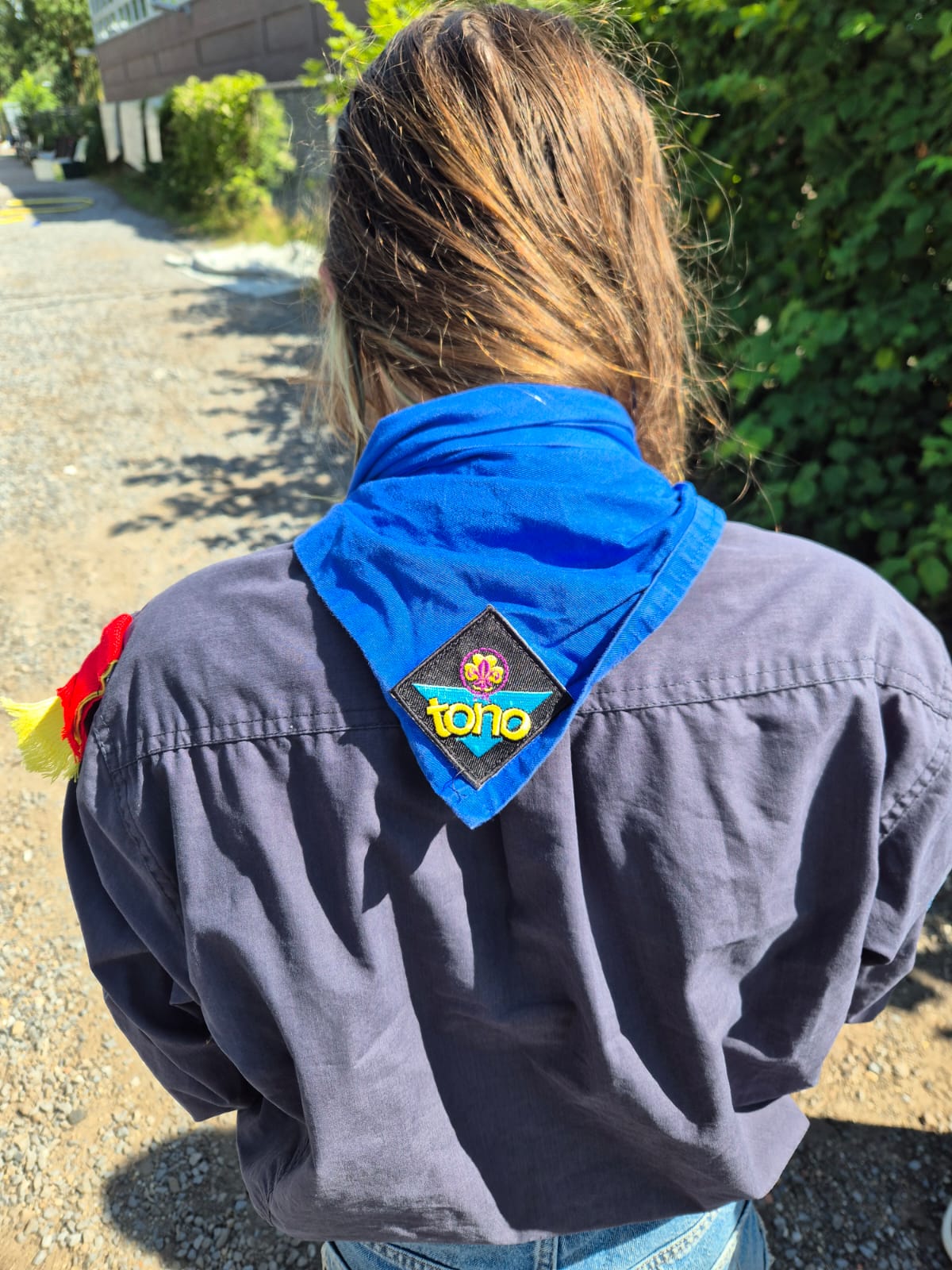 Het dasteken van de voormalige Scouting Tono-groep in gebruik bij de Tono-wacht van Scouting Wilhelmina uit Utrecht