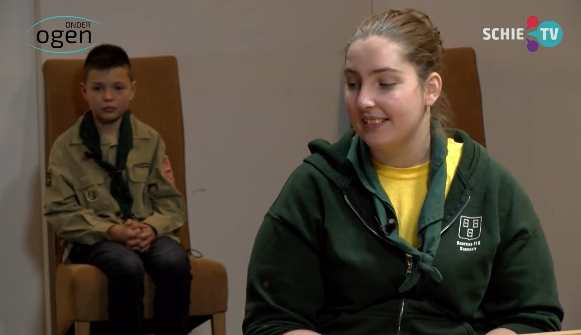Zoë Melief vertelde in het programma Aan de Schie van Schie TV over de pubquiz van de vier Schiedamse Scoutinggroepen